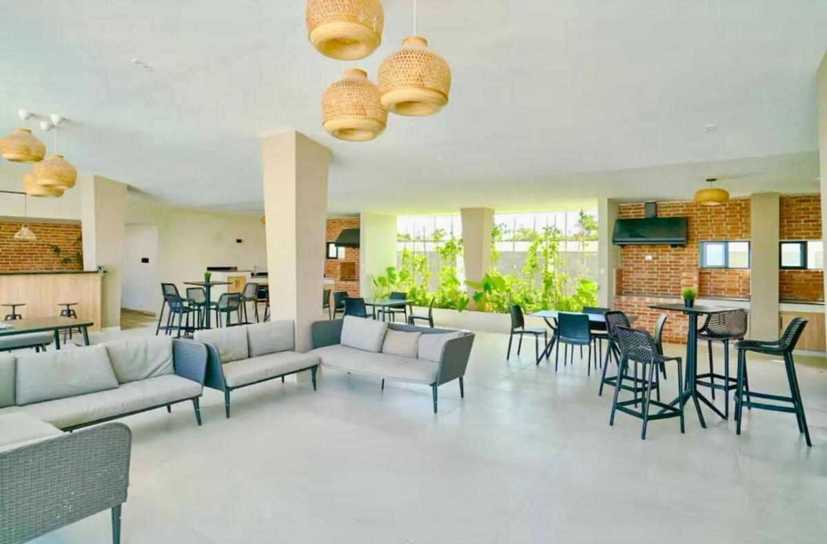 Palm Vibe - Downtown Apartment