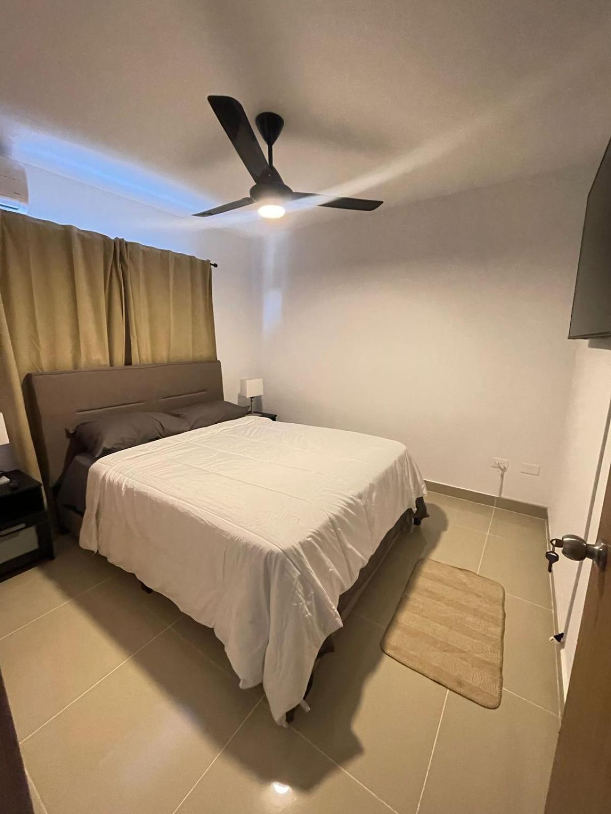 Palm Vibe - Downtown Apartment *