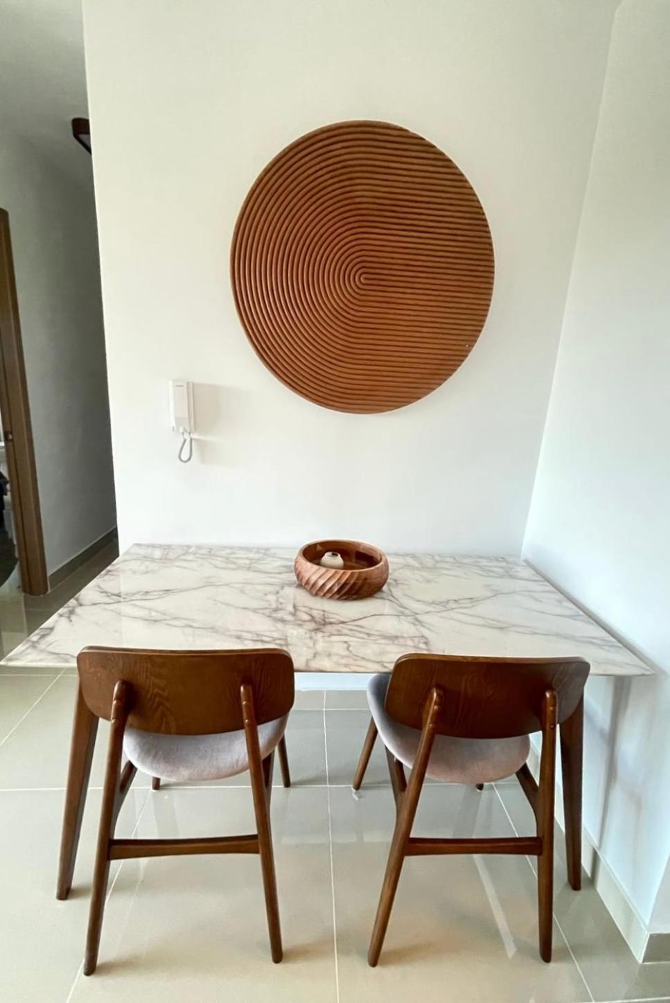 Palm Vibe - Downtown Apartment