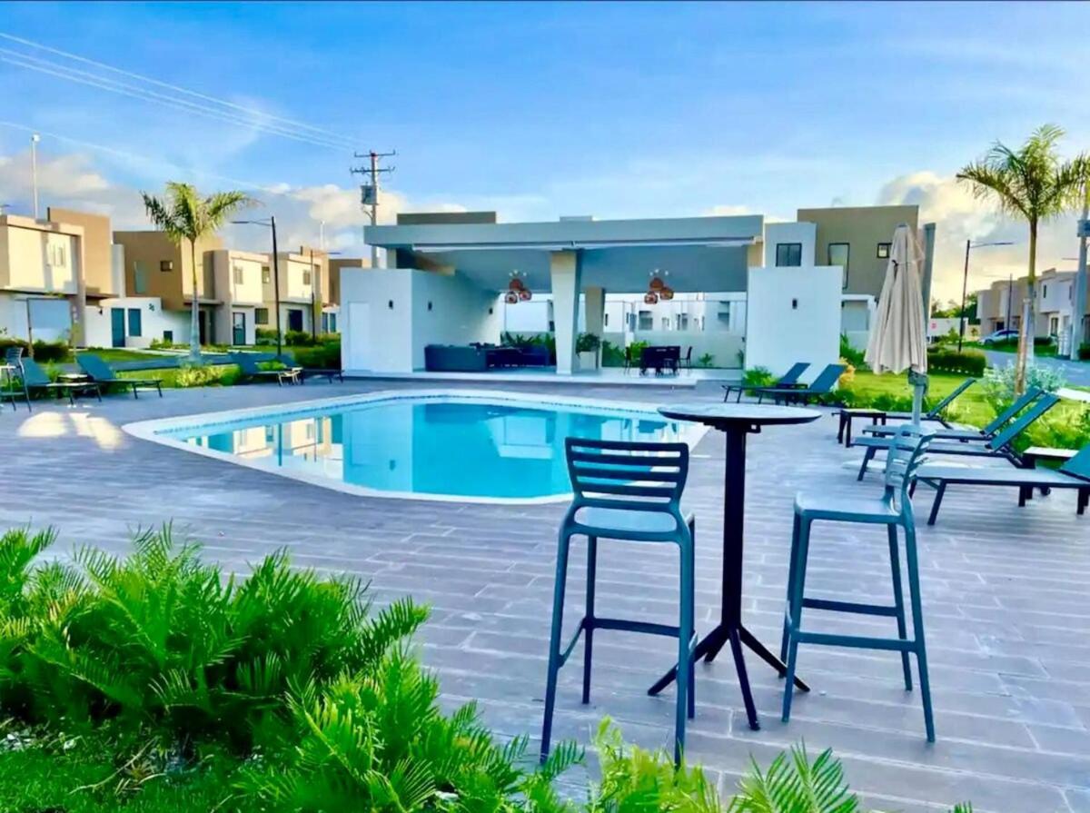 Palm Vibe - Downtown Apartment *